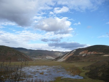 シャングリラ郊外のソンツェリン・ゴンパと大自然