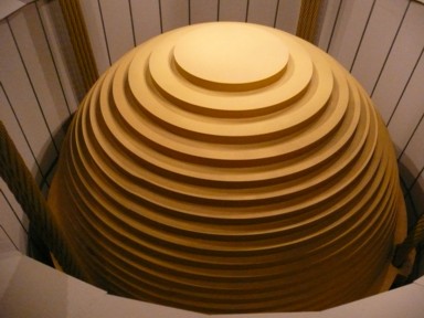 台北101の最上階にある巨大ダンパーの展示