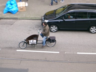 自転車文化が根付く街の風景