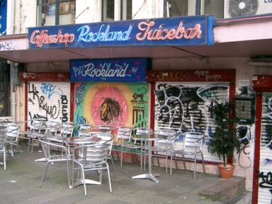 カフェとコーヒーショップの違いに注意