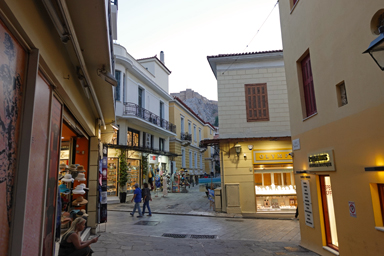 夕暮れ時のアテネの街並み