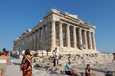 アテネのパルテノン神殿のよく見る景色