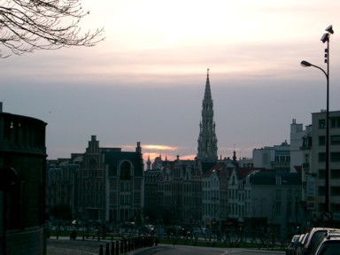 夕日が彩るブリュッセルの街並み