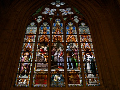 太陽の光で完成する美しい建築