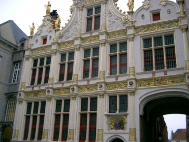 ガラス細工のような美しさに惹かれる