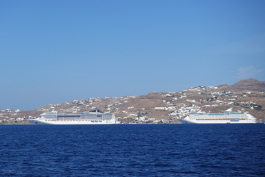 見上げた豪華客船の迫力