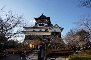 犬山城の天守と石垣