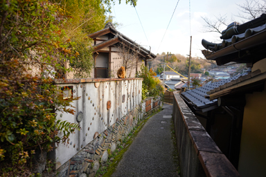 瀬戸 窯垣の小径の陶器の壁