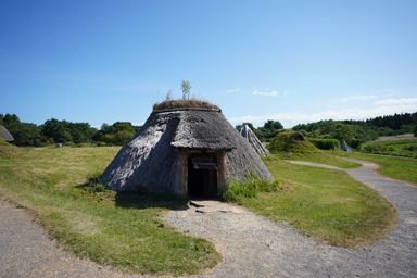 三内丸山遺跡の竪穴建物