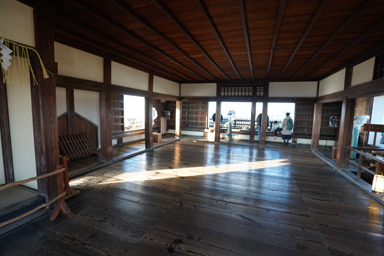 松山城の天守の木の床