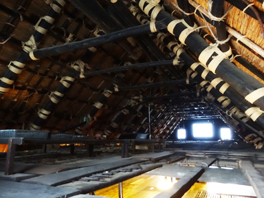 白川郷の屋根裏部屋の内部