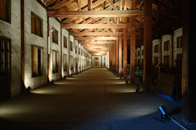 繭置き場の内部空間