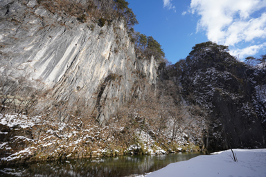 断崖絶壁の猊鼻渓