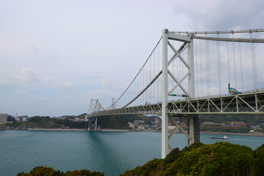 関門橋と山口県を望む