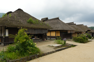 大内宿の茅葺き屋根の町並み
