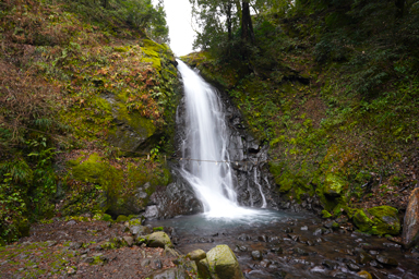 一乗滝の滝と岩肌