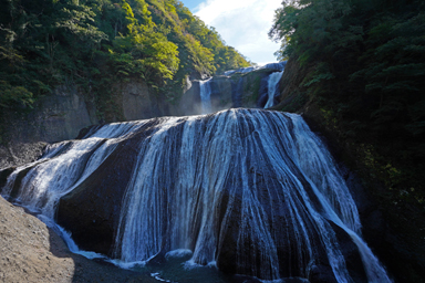 日本産名瀑の袋田の滝