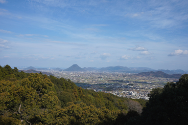 金刀比羅宮からの讃岐富士と街の景色