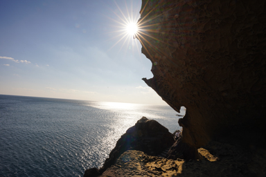 鬼ヶ城の断崖とはるか下の海