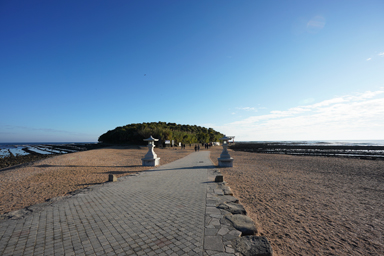 青島神社の島への入り口