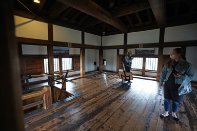 松本城の天守の木の床