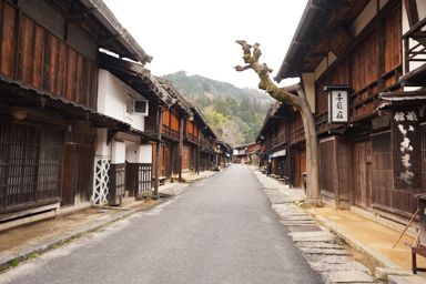 妻籠宿の古い町並み