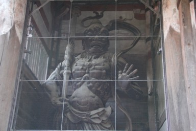 東大寺の南大門と金剛力士像