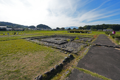 飛鳥宮跡の石碑と広場