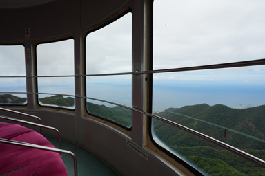 弥彦山パノラマタワーからの海側の眺望