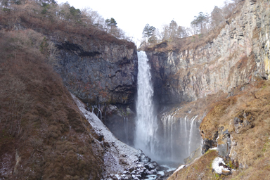 秋の華厳の滝