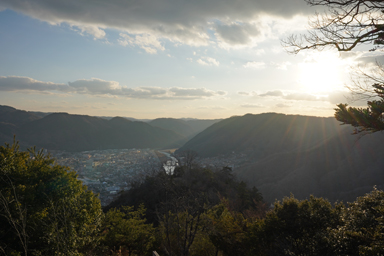 山城の静かな小道