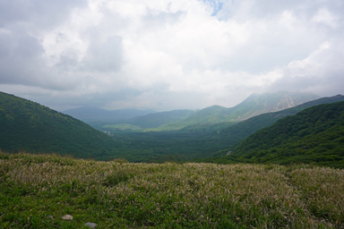 牧ノ戸峠展望台からのタデ原湿原