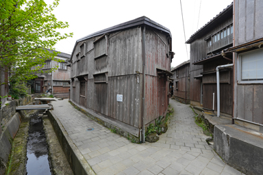 宿根木の三角家の三角の外観