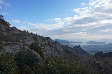 寒霞渓のダイナミックな渓谷