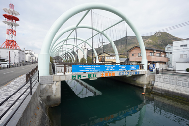 土渕海峡の川のような海峡