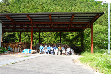 山間の集落の風景