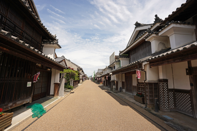 うだつの町並みの街道