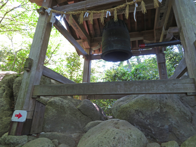 三徳山の鐘楼堂