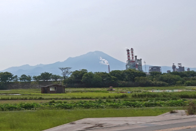 大山と米子の街