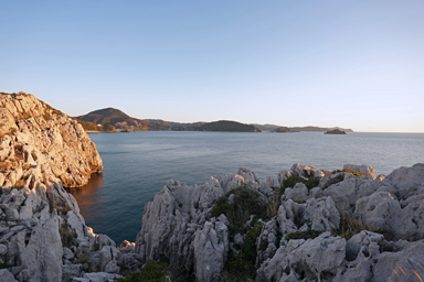 白崎海洋公園の岩場と空