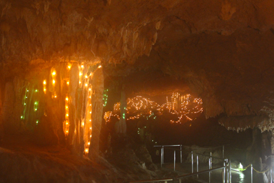 石垣島鍾乳洞の内部の様子