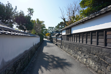 萩の白壁の町並み