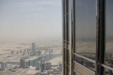展望台から見下ろすドバイの街並み