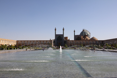 エスファハーンの壮麗な建築と広場