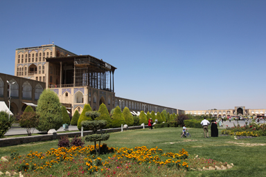 アリ・カプ宮殿の舞台のような造り