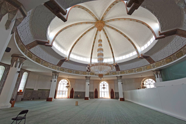 フローティング・モスクの内部のドームの装飾の繊細で美しい様子