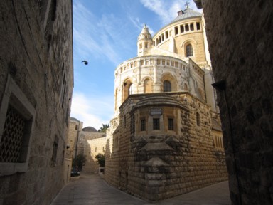 シオンの丘の町には石を積み上げた歴史を感じる建物