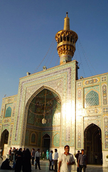 美しい門と塔のエマーム・レザー廟