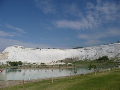 パムッカレの雪のように見える白い丘の風景の見どころ
