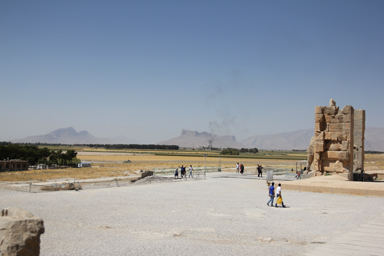 絶景の景色の中に残るペルセポリス